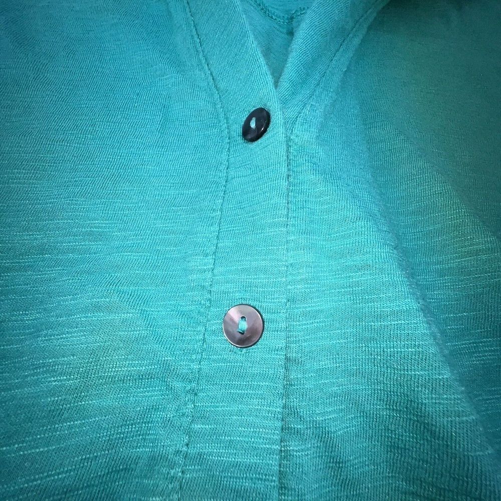 Chicos Green Button Up Roll Tab Sleeve Size 2/Large - Picture 2 of 5